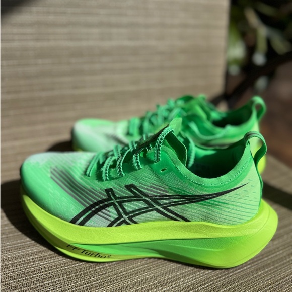 Asics Megablast Women’s 6.5 w/box - Picture 8 of 10